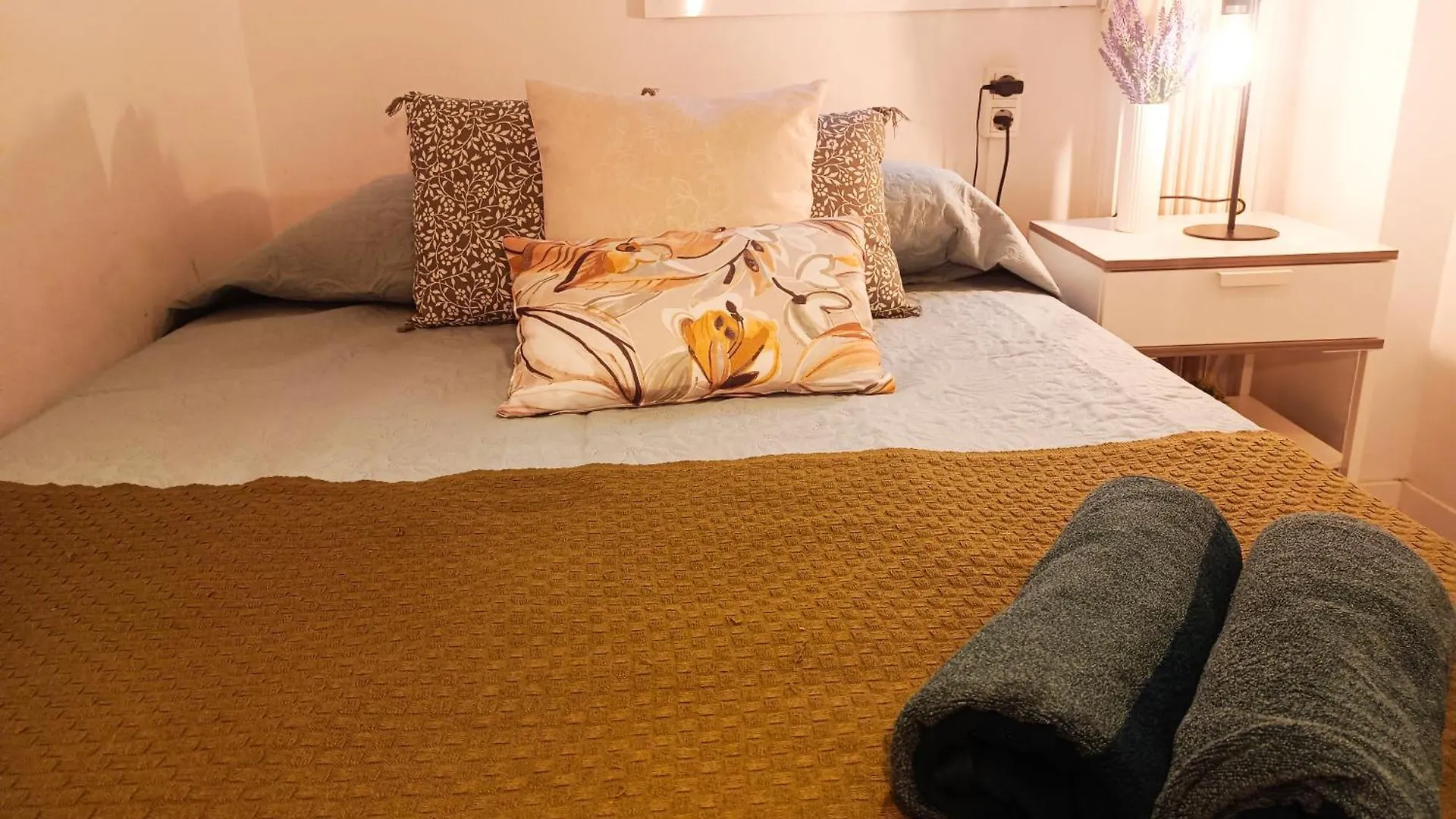Хостел Oasis Rooms Barcelona - Heart Of Барселона