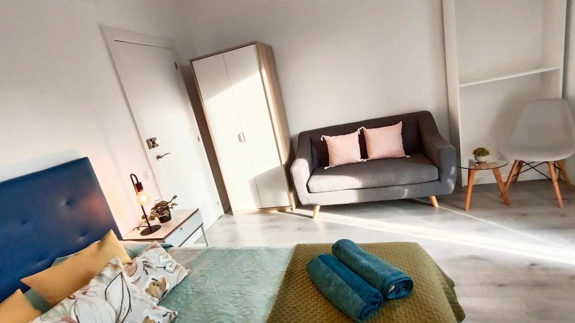 Oasis Rooms Barcelona - Heart Of Barcelona
